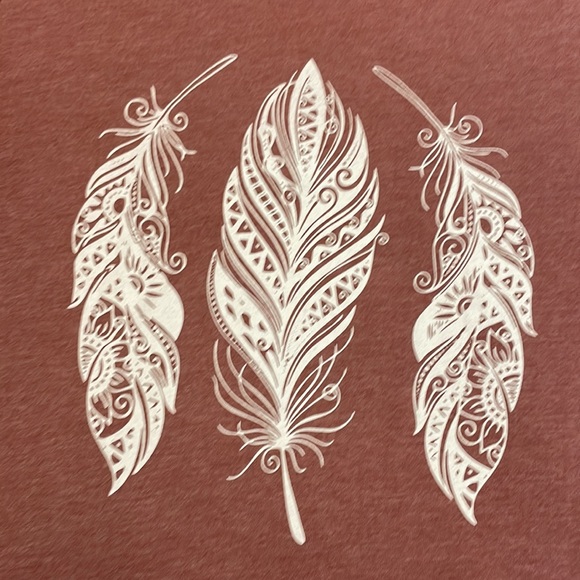 Graphic T-Shirt 🪶 - Picture 5 of 5